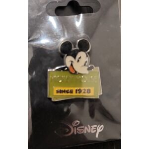 DISNEY MICKEY MOUSE SINCE 1928 Trading Pin CP085